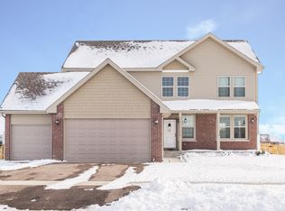 1918 Truman St, Sycamore, IL 60178