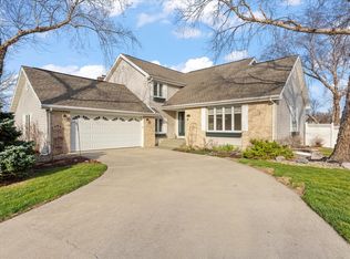 2501 Cherry Hills Dr, Champaign, IL 61822