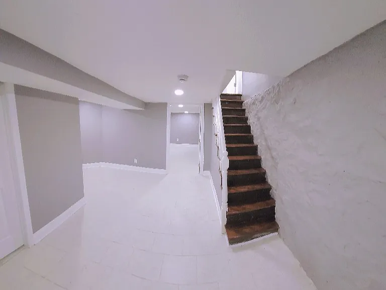 1347 Homestead St — Photo 13