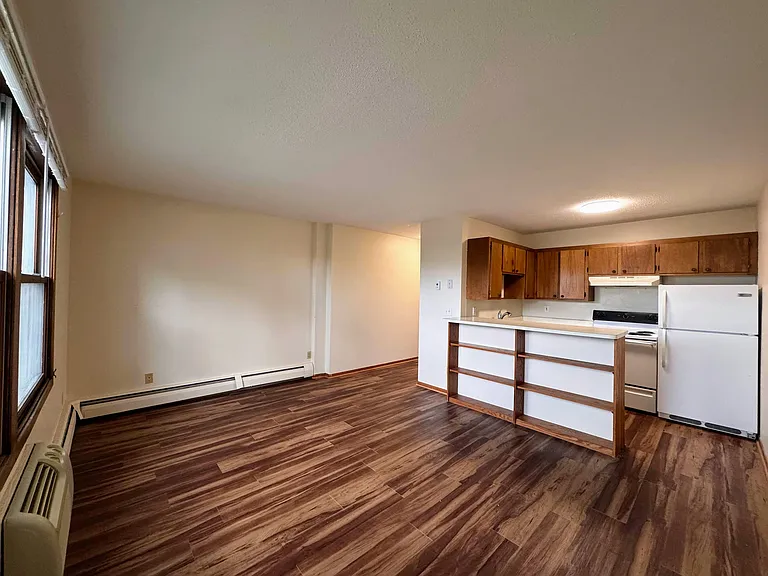 401 9th St SE #203 — Photo 6