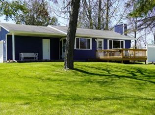 122 Barkman Ave, Houghton Lake, MI 48629