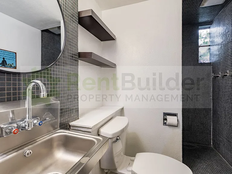 411 Wellesley Dr SE #A — Photo 21