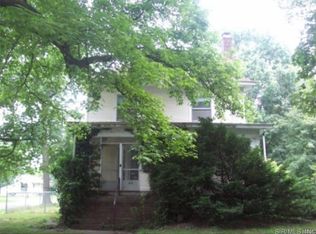 727 W Vine St, Taylorville, IL 62568
