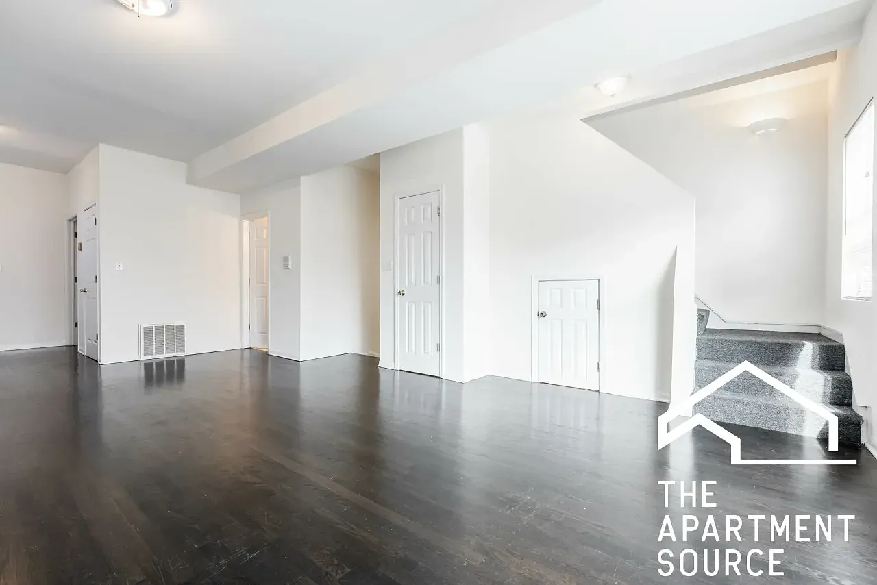 3 bed, 1400 sqft, $3,195 — Photo 2