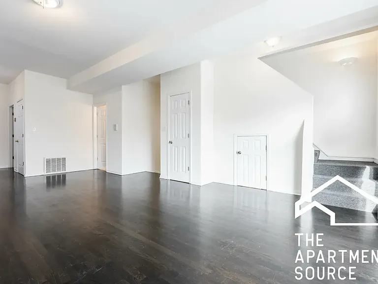 2440 N Ashland Ave #2 — Photo 2