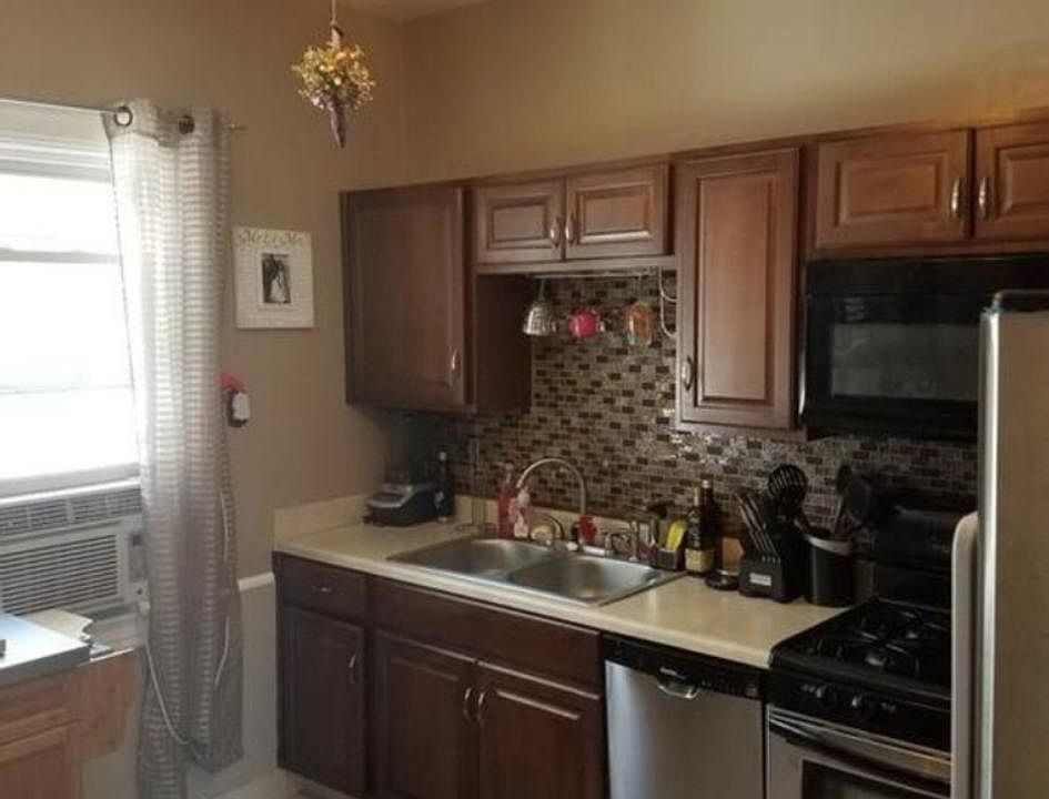 1st image of 18 Russell St Floor 2