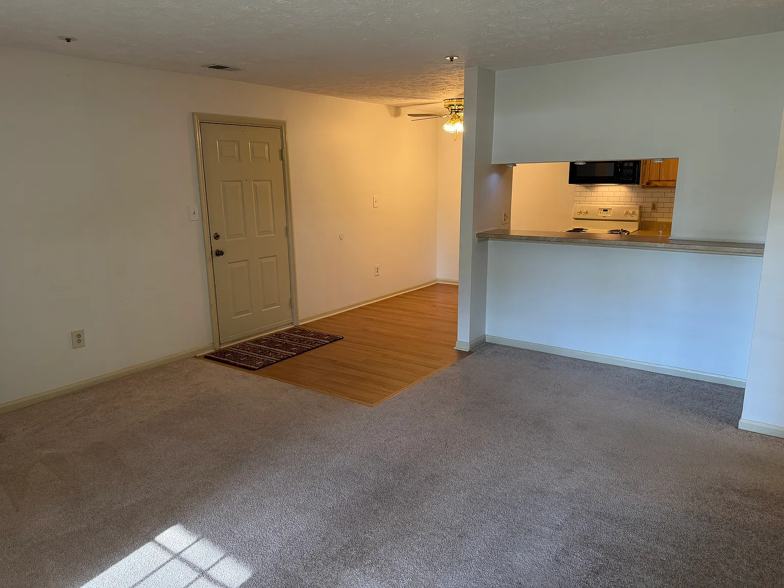 2 bed, 859 sqft, $1,900 — Photo 4
