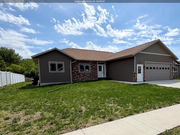 1205 Kelvin Rd, Storm Lake, IA 50588