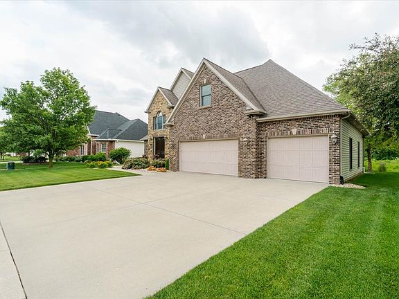 3rd image of 2104 Sinclair Ct