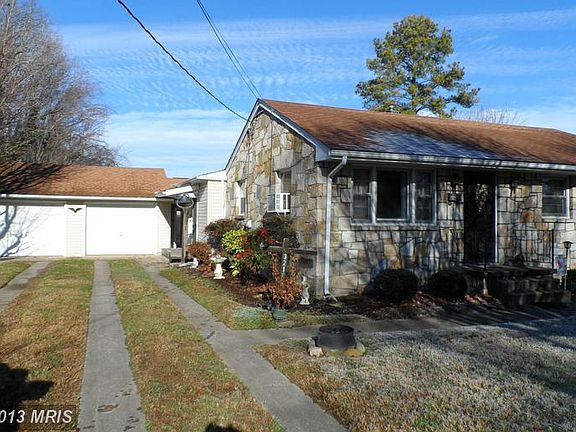 2nd image of 321 Burnside Ave