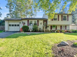 4274 Vine Meadow Rd, Liverpool, NY 13090