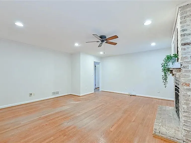 260 River Valley Rd — Photo 10