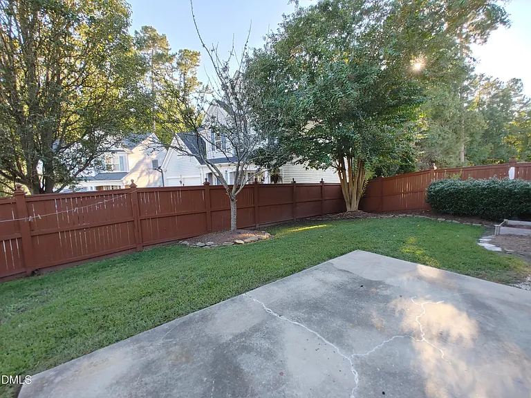 301 Millicent Way — Photo 33