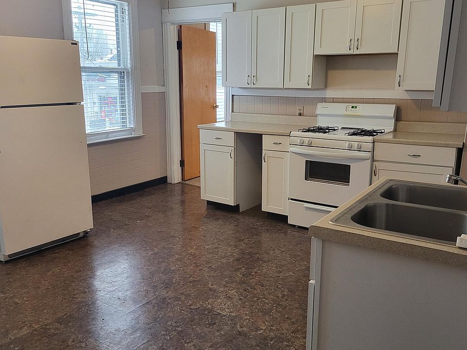2nd image of 806 Wager St Floor 2