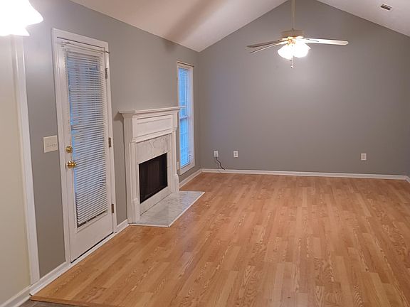 4th image of 130 Lee Road 2090