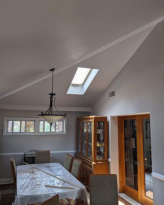 2nd image of 807 Clover Ln