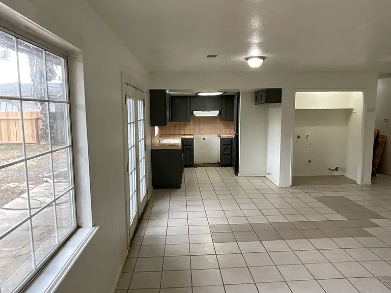 1201 Toronado Dr — Photo 5