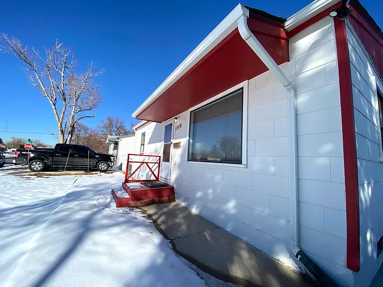 1310 S Newton St — Photo 24
