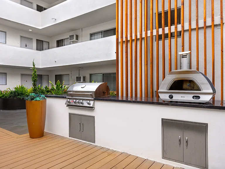 West Brent Apartments — Photo 34