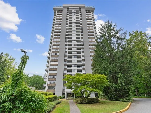 9521 Cardston Ct #403, Burnaby, BC V3N 4R8