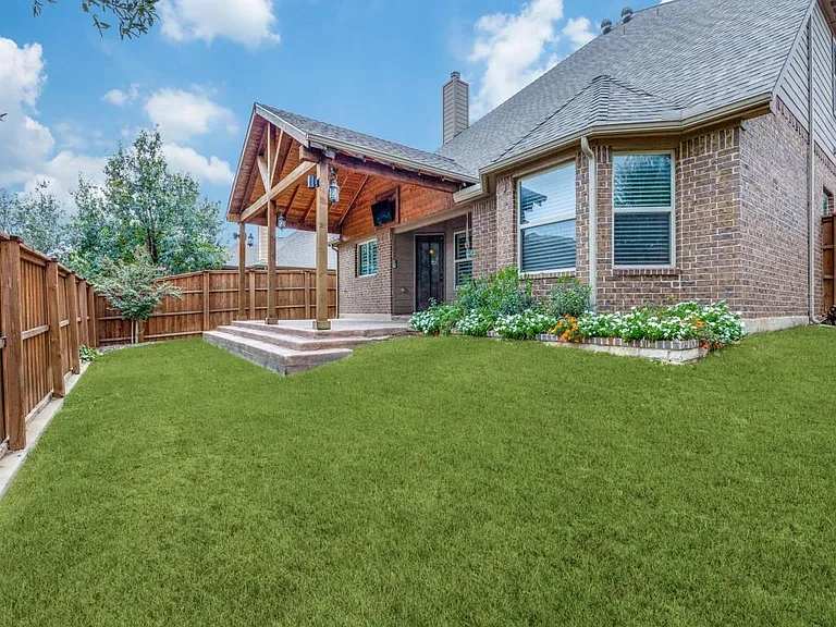 15100 Seventeen Lakes Blvd — Photo 12