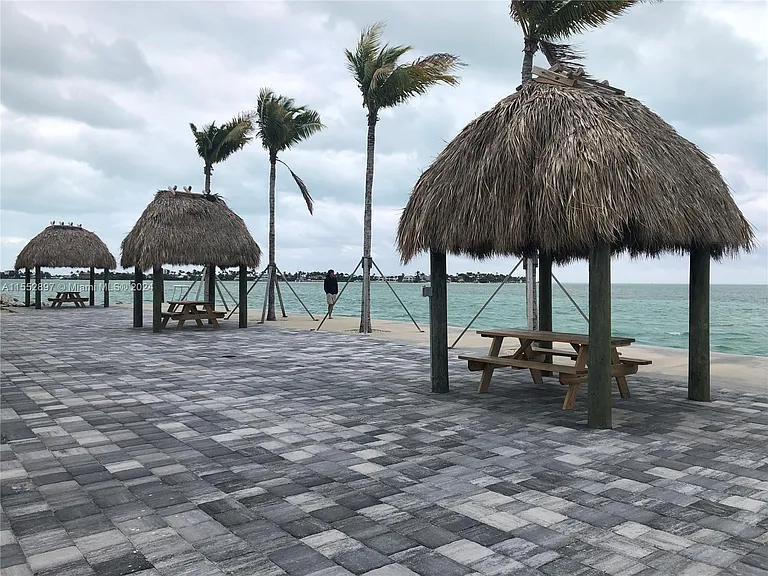 10877 Overseas Hwy #38 — Photo 32