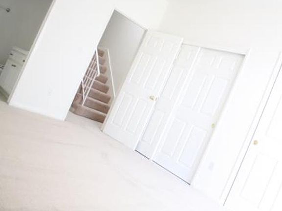 5th image of 1738 Barry Ave APT 2