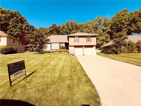 8708 Woodward St, Overland Park, KS 66212