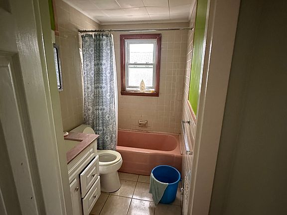 4th image of 8047 257th St