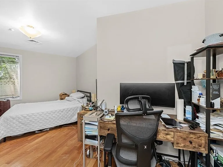 24 Bay State Rd #5 — Photo 15