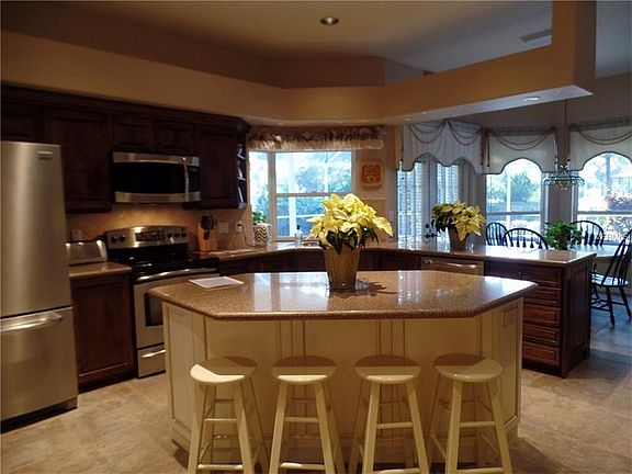 3rd image of 1368 Forestedge Blvd