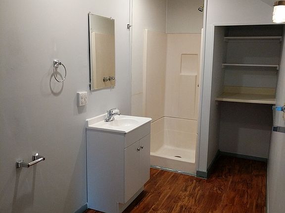 5th image of 305 1/2 W College St #4E4404113