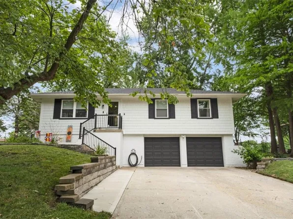 1807 SE 5th St, Lees Summit, MO 64063