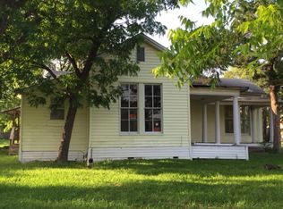 401 Shaw St, Taylor, TX 76574