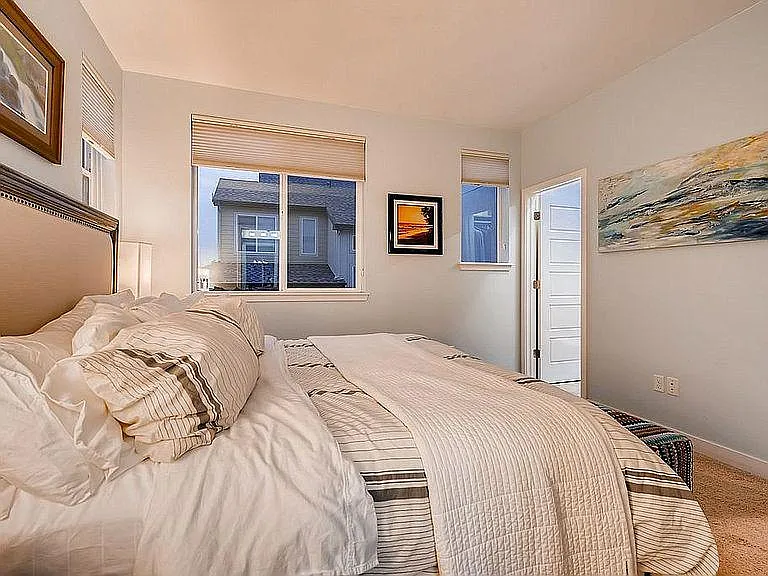 662 E Hinsdale Ave — Photo 23