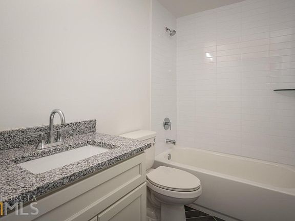 2nd image of 600 Parkway Dr NE APT 3