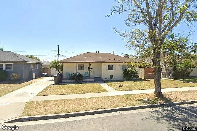 2325 Stearnlee Ave — Photo 1