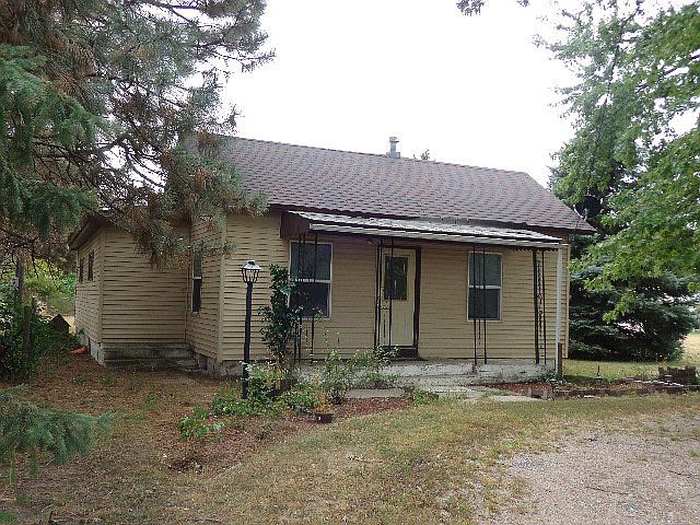 1st image of 420 E Ayres St
