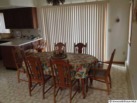 5th image of 1111 Laurel Blvd