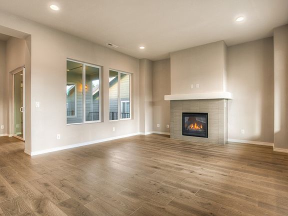 5th image of 5112 Herron St NE