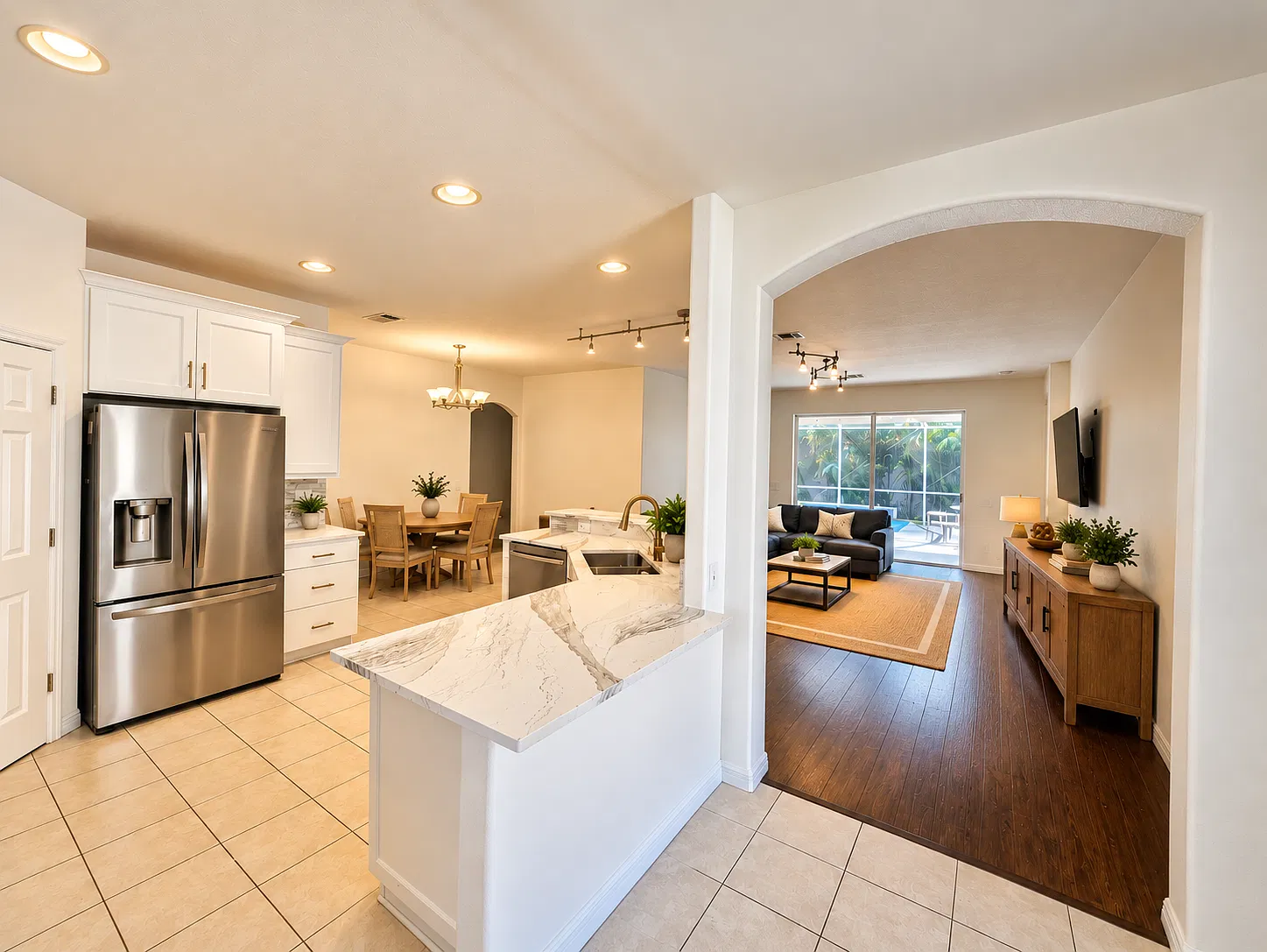 5 bed, 2596 sqft, $4,700 — Photo 2