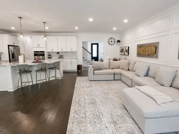 3 MYERS TERRACE, Morris Plains Boro, NJ 07950
