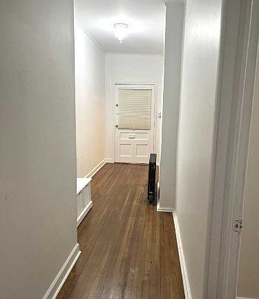 3rd image of 33 Washington Ter APT 1