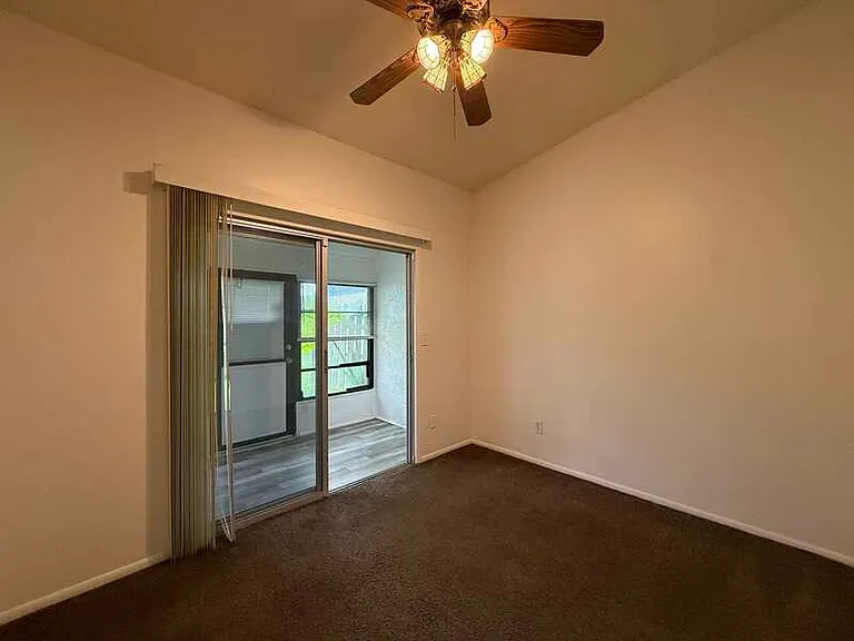 599 Capistrano Ct — Photo 27