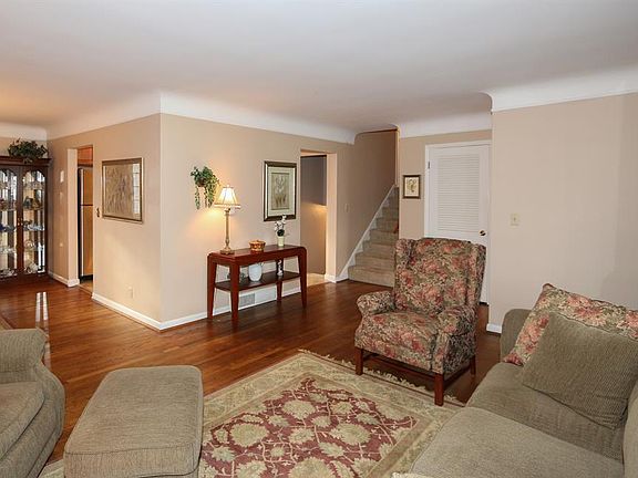 3rd image of 7943 Jolain Dr