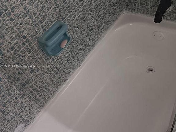 5th image of 890 NW 45th Ave #39