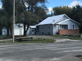 300 E Grant St, Walton, KS 67151