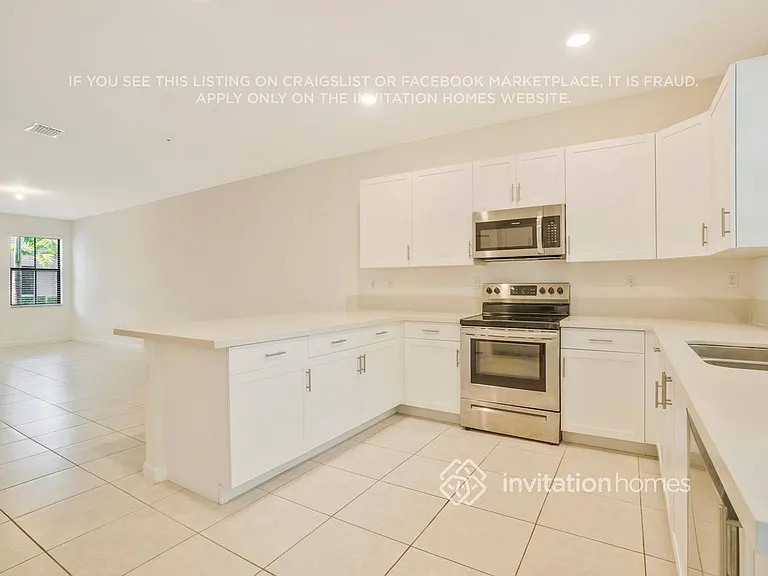 1636 SW 29th St — Photo 10