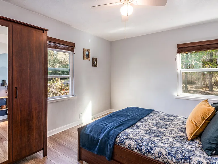2354 Taylor Ave — Photo 14