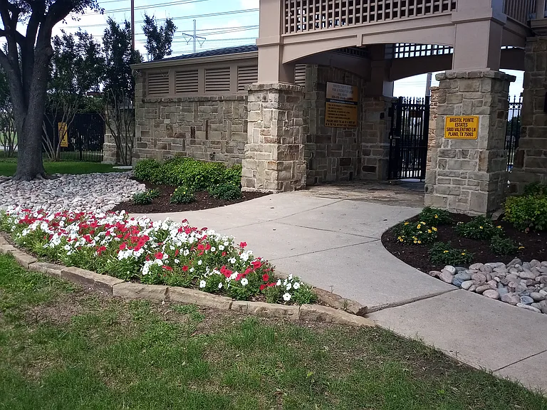 2045 Knights Ct — Photo 15
